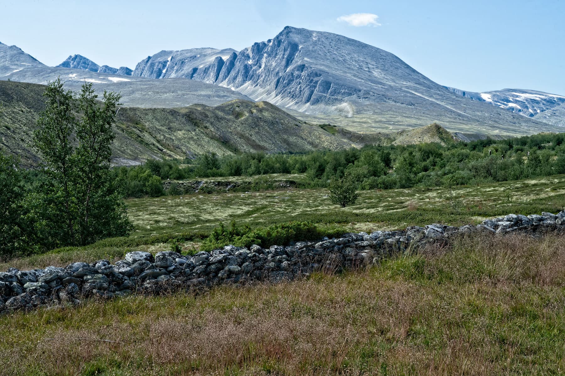 Steinmur og topp